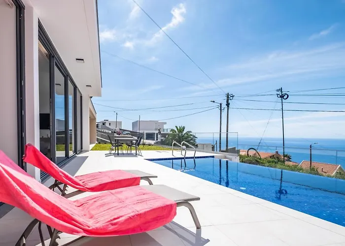 Plumeria Vila Arco da Calheta (Madeira)